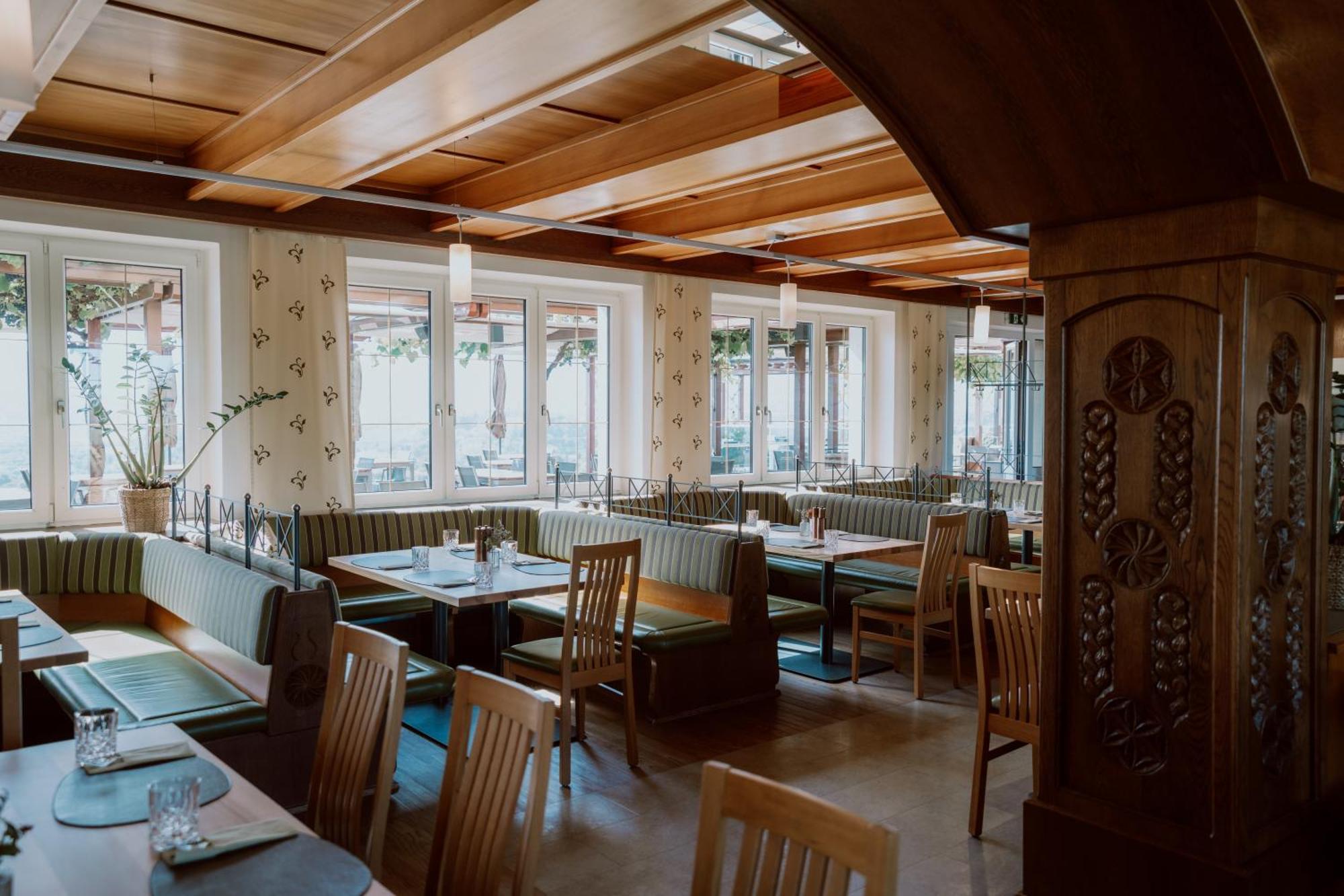 Hotel Mahorko Wein Wellness Wasserbueffel Glanz an der Weinstrasse
